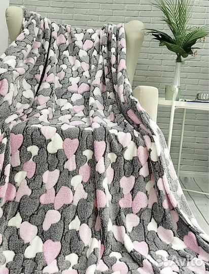 Плед флисовый новый розовые сердечки