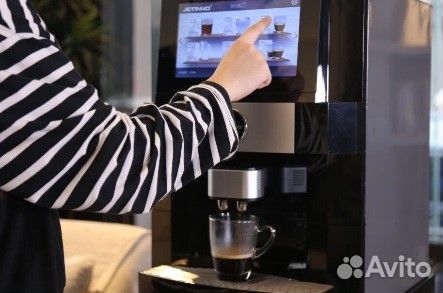 Профессиональная кофемашина для вендинга Jetinno