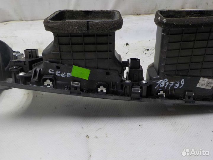 Накладка на торпеду KIA ceed 2 (JD)