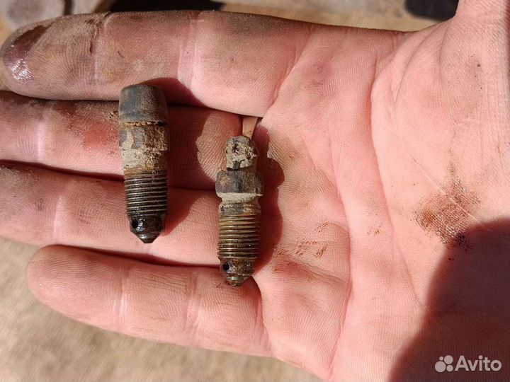 Суппорт Кия Спортейдж 1