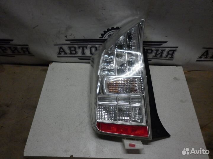 Фонарь Toyota Prius 30 2010 1.8