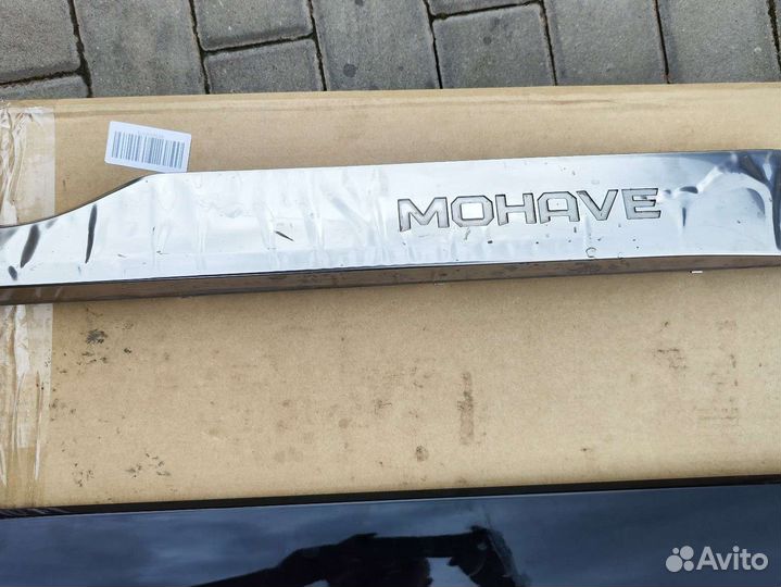 Накладка на заднюю левую дверь