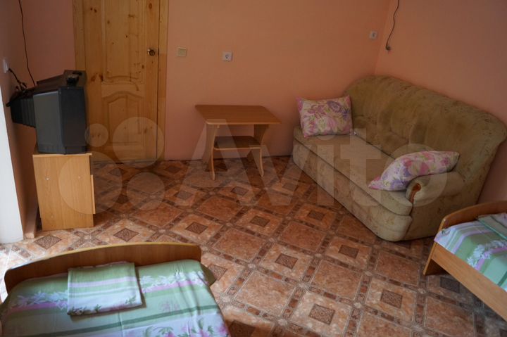 Комната 28 м² в 1-к., 1/2 эт.