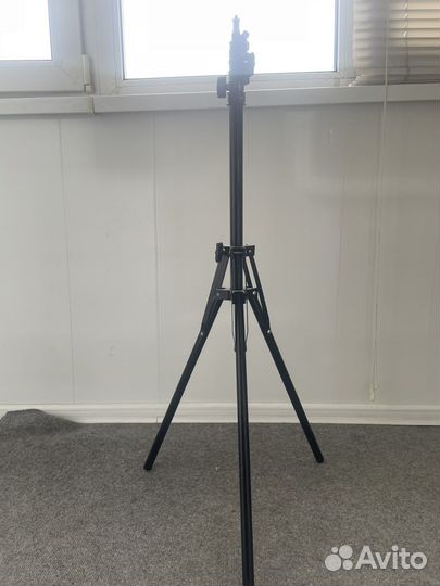 Штатив для фотоаппарата