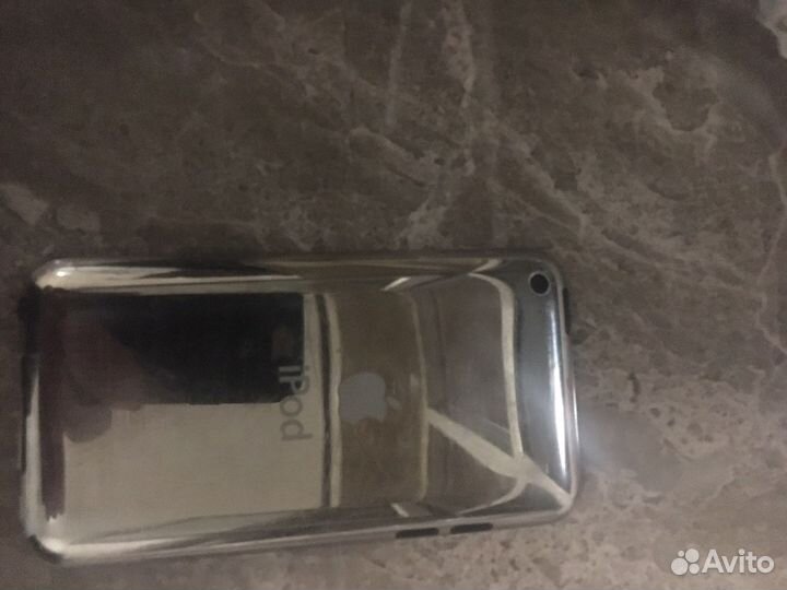 Плеер iPod touch 4