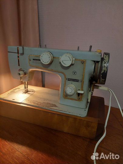 Швейная машина Подольск 142