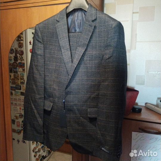 Мужской костюм тройка, новый
