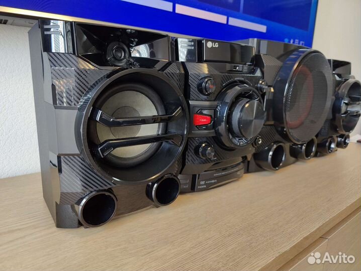 Музыкальный центр LG xboom