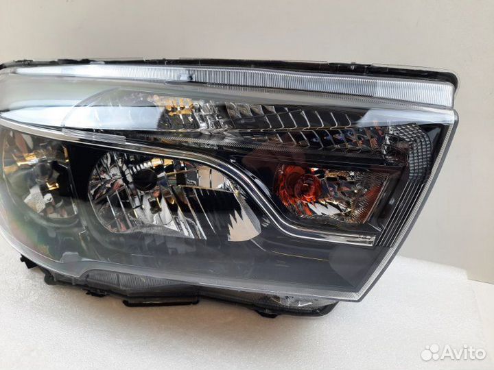 Фара правая LADA Vesta 2181 2016