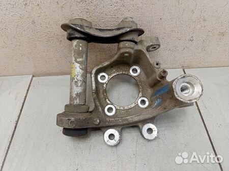 Кулак задний правый бмв