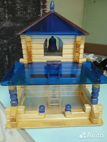 Кормушка для птиц и белок