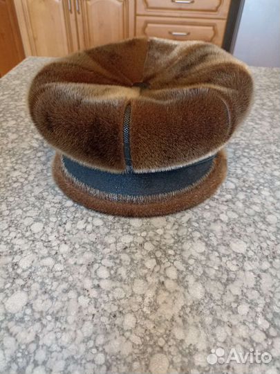 Женская шапка из нерки с синтепоном