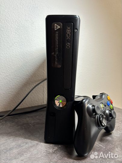 Xbox 360 slim 250gb (прошит, много игр)