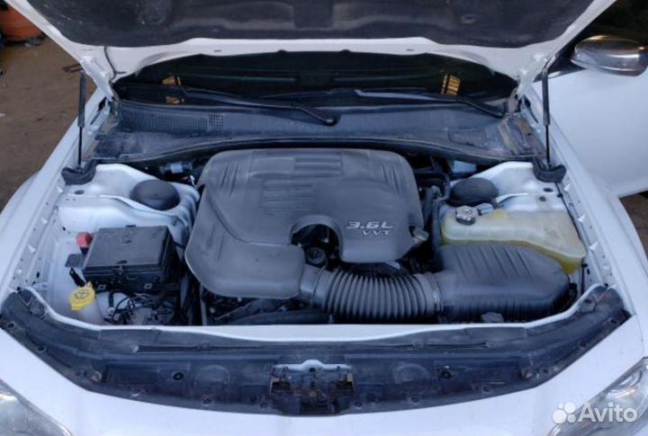 Бампер фары двери капот Chrysler 300 2018