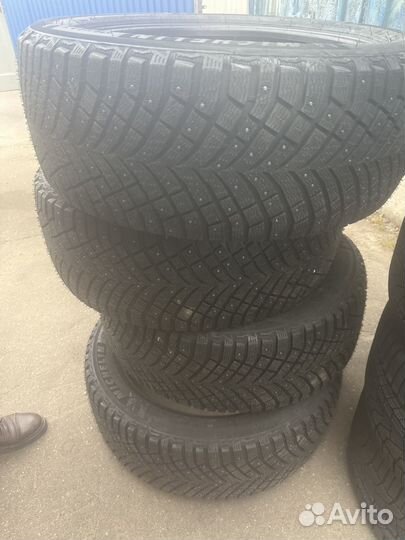 Michelin X-Ice North 4 SUV 275/45 R21 110T
