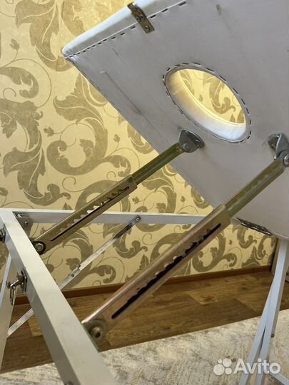 Массажная кушетка