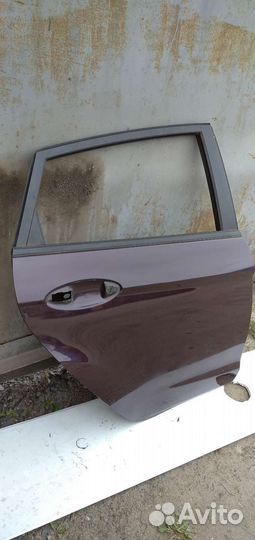 Дверь на Форд Фиеста 6