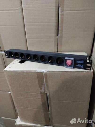 Питание рек в стойку со шнуром