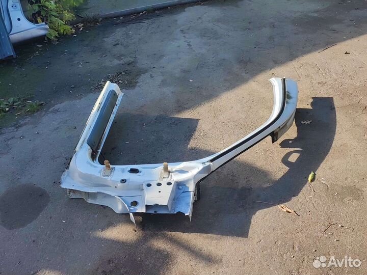 Передняя правая стойка Renault kangoo