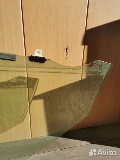 Стекло правое переднее toyota rav4 50