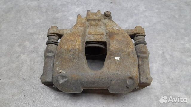 Суппорт передний левый Peugeot 408 1.6 115 (EC5)