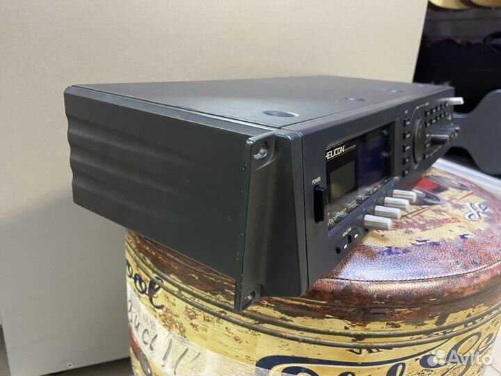 Вокальный процессор TC Helicon VoicePrism