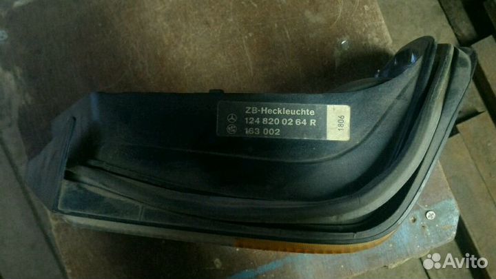 Задняя правая фара на Mercedes E230