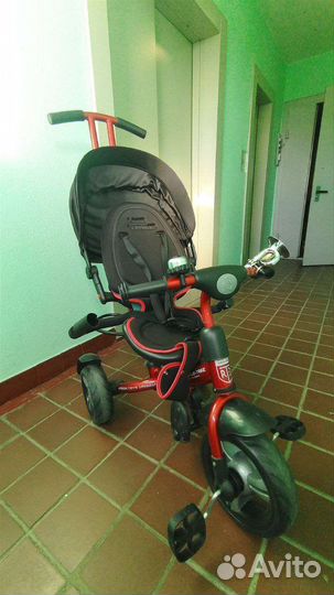 Велосипед с родительской ручкой Lexus trike rich