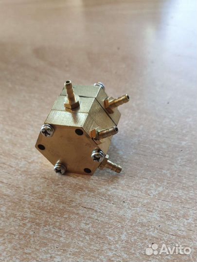 Клапан шестигранный