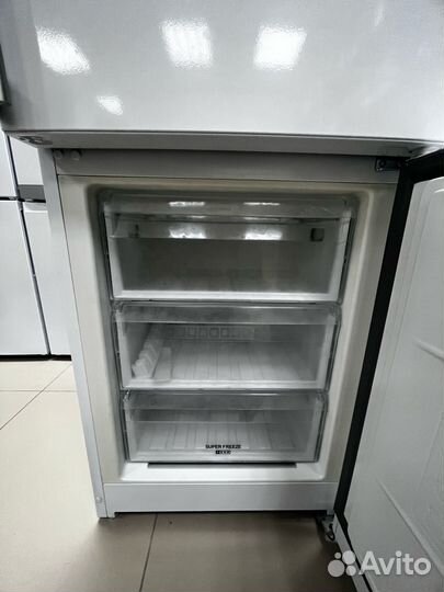 Холодильник Hotpoint HFP 6200 w (Км 78)