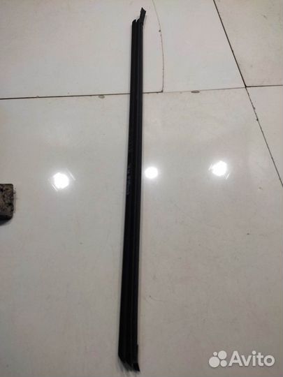 Уплотнитель стекла (передний левый внутренний)