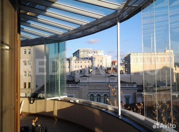 Безрамное остекление зданий