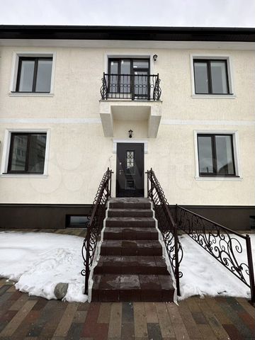 4-к. квартира, 150 м², 3/3 эт.