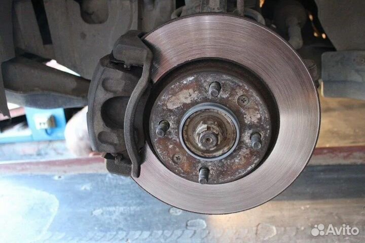 Тормозные диски Hyundai Solaris 2 пробег 32 000км