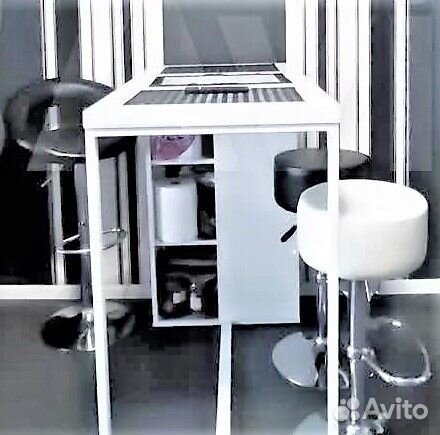 Барный стол и стулья