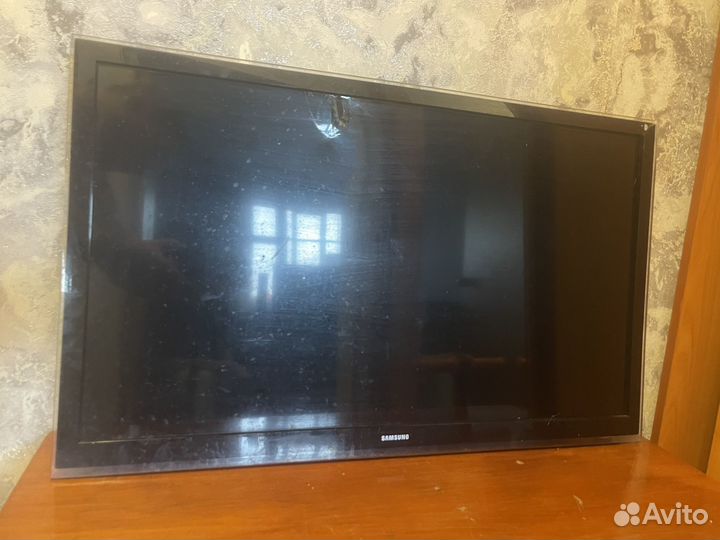 Телевизор Samsung UE32F4500 SMART