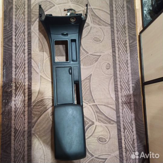 Подлокотник mazda 3 bk