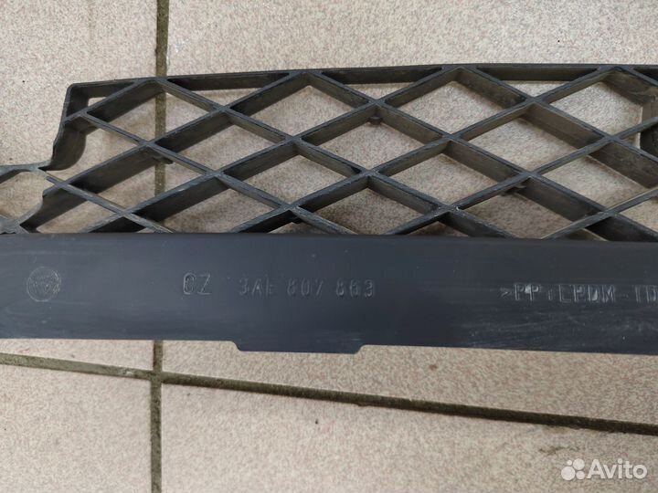 Кронштейн заднего бампера центр VW Passat B7