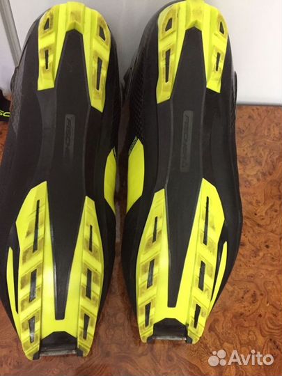 Лыжные ботинки fischer carbonlite