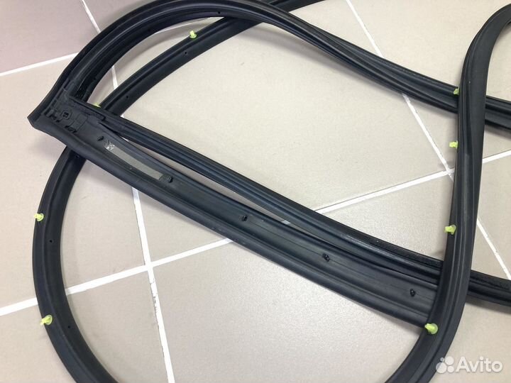 Уплотнитель задней левой двери Chery Tiggo 4