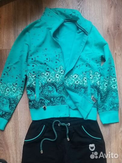 Спортивный костюм на девочку 152