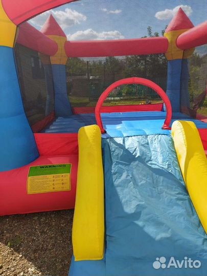 Батут с защитной сеткой