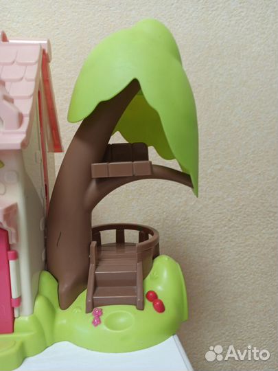 Игрушки для девочек. Кукольный домик