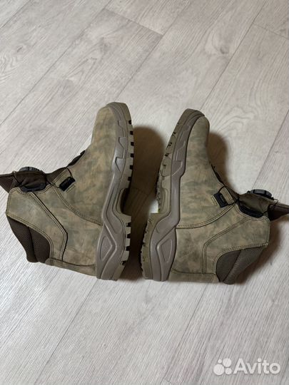 Туристические ботинки