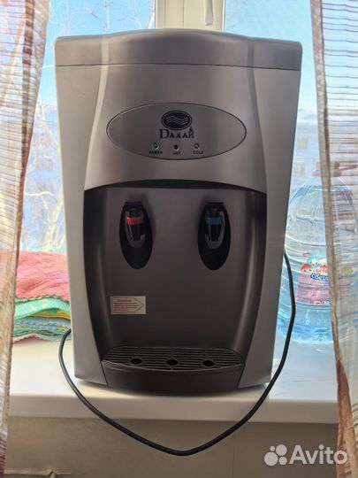 Куллер для воды настольный