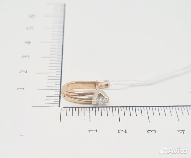 Золотые серьги с камнем