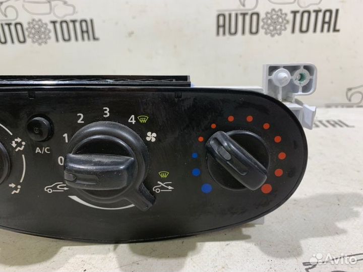 Блок управления отопителем Renault Sandero 1