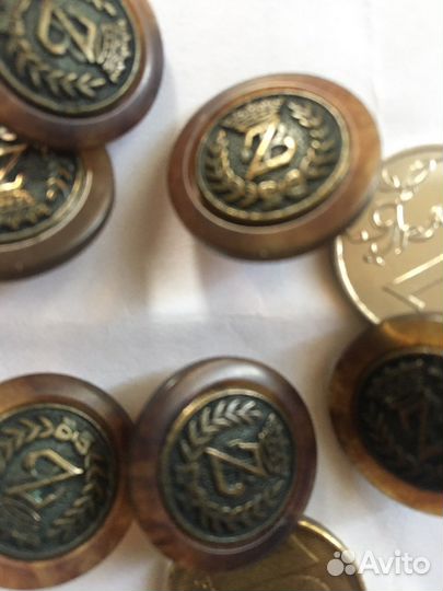 Новые пуговицы с металлической вставкой