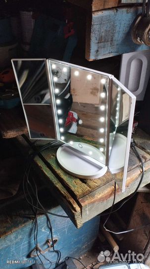 Зеркало с подсветкой настольное