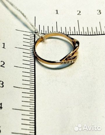 Золотое кольцо с фианитом 16р